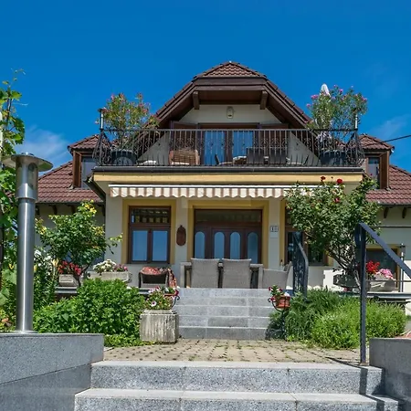 Mikes Vendeghaz * Balatonfüred