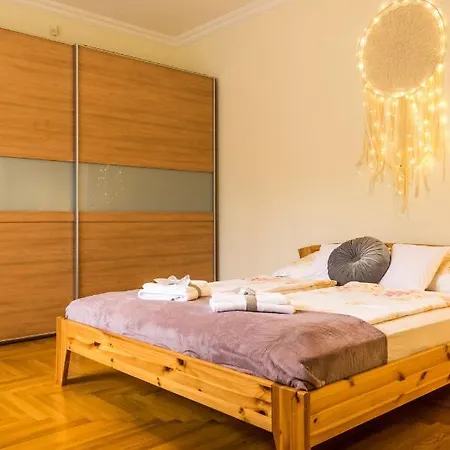 Mikes Vendeghaz Πανσιόν